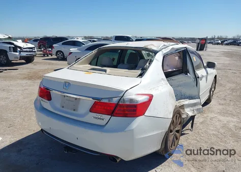 2015 Honda Accord Touring z USA, uszkodzony, nr VIN 1HGCR3F94FA004082